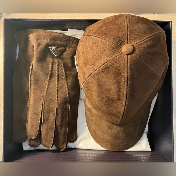 Prada hat, cap, gloves - Picture 2 of 3